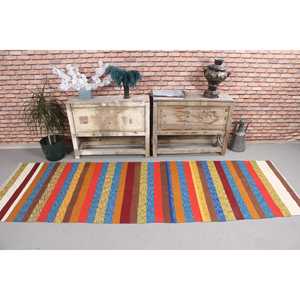 Tapis turc vintage 2,7x8,6 pi (82x263 cm), tapis Kilim rouge à motifs floraux - Product Image 2