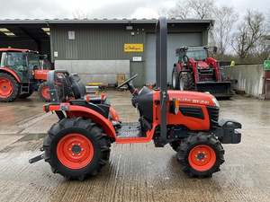 Tracteur à roues KUBOTA B1241 70HP utilisé pour la ferme et la maison avec composants de base moteur pompe à moteur roulement de boîte de vitesses - Product Image 3