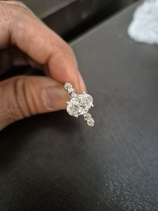 Anillos de compromiso de moissanita de la mejor calidad para mujer, anillo de bodas de diamantes de moissanita de plata esterlina para exportar desde la India - Product Image 3