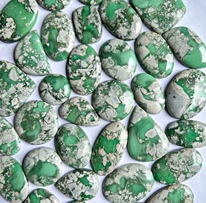 หินทรงกลมสีเขียวธรรมชาติ variscite Cabochon รูปร่างผสมอัญมณีหลวมขนาดรวมรูปไข่ทรงแปดเหลี่ยมและลูกแพร์ - Product Image 1