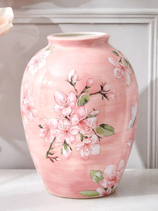 Un vase sculptural moderne en or et blanc avec des anneaux géométriques empilés pour une déclaration audacieuse. Disponible aux prix de gros. - Product Image 2