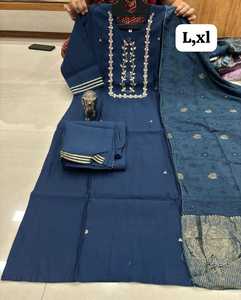 Muselina con estilo de última moda exclusiva de diseñador con pantalón Kurti de gota Patti Work y Dupatta - Product Image 6