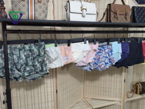 Venta al por mayor de ropa interior de <span class=keywords><strong>segunda</strong></span> <span class=keywords><strong>mano</strong></span> para hombre y mujer, ropa usada en fardos para primavera y verano de China - Product Image 2