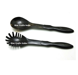 Ensemble de cuillères à salade en corne de style nordique, personnalisées, en corne naturelle, outils de service de cuisine, cadeaux fantaisie, cadeaux de pendaison de crémaillère en gros - Product Image 1