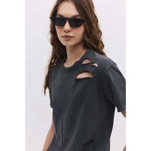 Camiseta Casual Desgarrada y Cortada, 100% Algodón, Cuello Redondo, Corte Regular, Manga Larga - Product Image 2