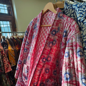 La chaqueta estampada Handblock más vendida Chaqueta floral de algodón hecha a mano acolchada de algodón disponible para suministro mundial - Product Image 1