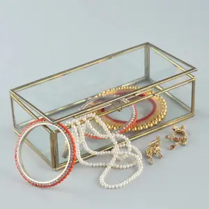 Kotak perhiasan kaca desain kristal kuningan, kotak penyimpanan & tampilan aksesori multifungsi tepi kuningan emas