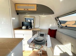 Mini-caravane moderne personnalisée en forme de larme, en aluminium léger, compacte, pour le voyage et le camping - Product Image 2
