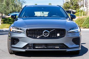 Neatly 2021 Volvo V60 Recharge T8 Polestar Engineered Plus Sans Accident Conduite à Gauche/Droite - Product Image 1