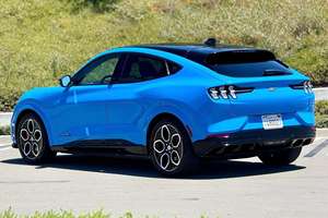 UTILISÉ LHD/RHD 2022 F0RD MUSTANG MACH-E GT - Product Image 3