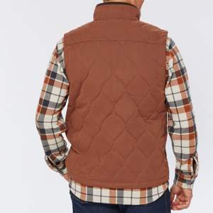 Gilet de travail matelassé pour homme robuste-Parfait pour la construction et l'utilisation industrielle Chaud, durable et fonctionnel - Product Image 5