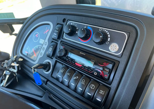 La chargeuse-pelleteuse JCB 4CX utilisée en bon état à vendre comprend un moteur et une boîte de vitesses - Product Image 4