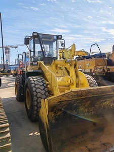 Cargador frontal Komatsu usado de alta calidad, motor central japonés de 4 toneladas y componentes de motor - Product Image 5