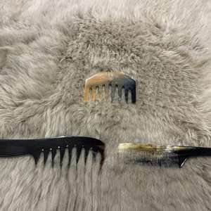 Peine de pelo fino ecológico hecho a mano cuerno de búfalo negro Natural que simboliza la resurrección de la inmortalidad para uso doméstico tipo láser - Product Image 3