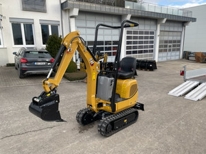 Excavatrice compacte sur chenilles Cat 300.9D de 6,5 tonnes, moteur Yanmar, godet de 0,12 m, puissance de 120 kW, hydraulique auxiliaire pour la construction agricole - Product Image 4