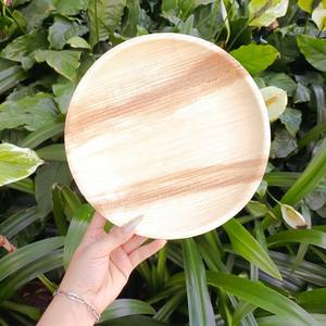 Juego de platos de hoja de palma respetuosos con el medio ambiente plato biodegradable vajilla para fiesta Catering hecho en Vietnam - Product Image 2