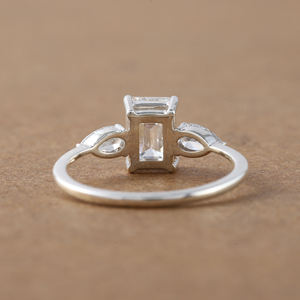 Diamant de laboratoire taille émeraude serti de trois pierres luxueux 14K bague de fiançailles en or massif Style à la mode bague cadeau pour les femmes IGI - Product Image 4