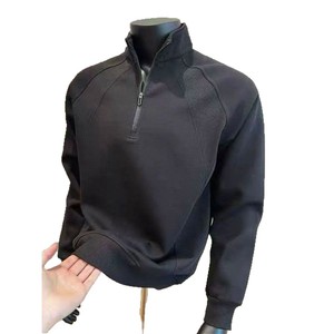 เสื้อสเวตเชิ้ตผู้ชายคอตั้ง ซิปครึ่งตัว สไตล์ลำลอง สำหรับฤดูใบไม้ร่วงและฤดูหนาว ผลิตในจีน ราคาโรงงาน รับผลิตแบบ OEM พร้อมปักโลโก้ตามสั่ง - Product Image 1