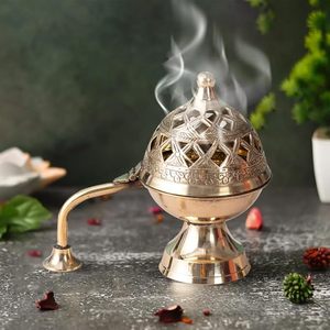 Quemador de incienso de latón de diseño antiguo para meditación y aromaterapia espiritual en el hogar o espacios sagrados - Product Image 3