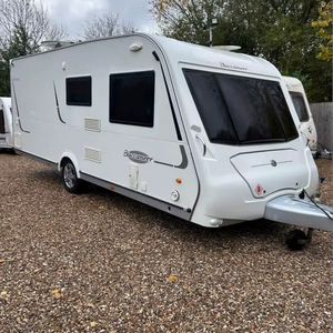 Exclusiva Caravana Mini Pop-up Moderna Usada en Venta, 4x4, Capacidad para 4 Personas, Impermeable, Suspensión Independiente, Estilo Moderno - Product Image 1