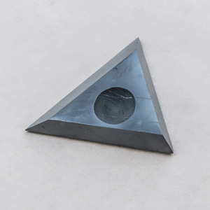 Soporte de shungita de tamaño mediano para una esfera o un huevo de 2.4-3.1 pulgadas (60-80 mm) - Product Image 1