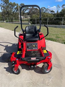 Tondeuse à gazon professionnelle de qualité industrielle, diesel 2 temps, 125 cm³, Toro TurfMaster, 30 pouces, commerciale, à conducteur marchant, avec contrôle par application - Product Image 5