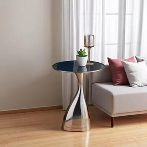 โต๊ะข้างอลูมิเนียมสีเงินสำหรับตกแต่งบ้านโมเดลตกแต่งห้องบ้านเหมาะสำหรับห้องนั่งเล่นโดยอุตสาหกรรม Azora - Product Image 1
