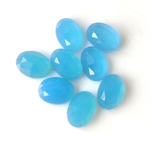 พลอยแคลเซโดนีสีน้ำเงินธรรมชาติทรงรีขนาด 3x5 มม.-20x30 มม. แบบเจียระไนโรสคัท สีเปลี่ยนได้ ด้านหลังแบนราบ ราคาขายส่งสำหรับทำเครื่องประดับ - Product Image 1