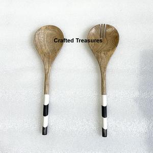 Ensemble de serveurs à salade de couverts finis avec poignée en émail noir attrayant avec fourchette et cuillère de service à la maison et à l'hôtel - Product Image 5