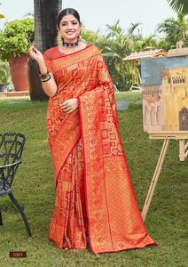 El último diseñador Pure Kanjivaram Silk Woven Pallu Saree de Fab Zone - Product Image 4