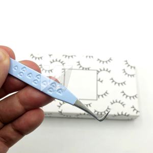 Pinzas de extensión de pestañas de acero inoxidable en ángulo de 90 grados de clase alta Azul cielo Logotipo personalizado Punta de volumen Pinzas de pestañas sostenibles - Product Image 4