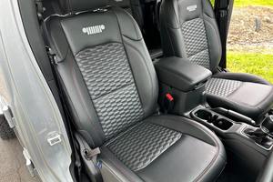 Voiture d'occasion fiable, Jeep Gladiator Rubicon 4x4 Turbodiesel V6, 4 roues motrices, modèle 2023 - Product Image 5