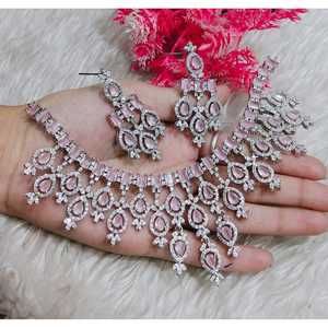Ensemble de diamants de coupe marquise exquis, couleur rose Kiara, pour les occasions de mariage - Product Image 1