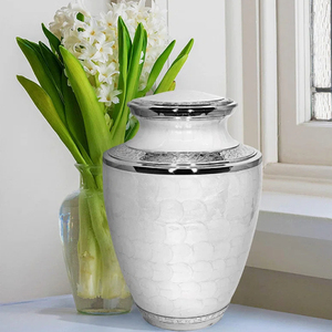 Urnas de cremación de metal hechas a mano personalizadas OEM, urnas funerarias de metal, urnas funerarias de la mejor calidad, suministro a granel de La India - Product Image 4