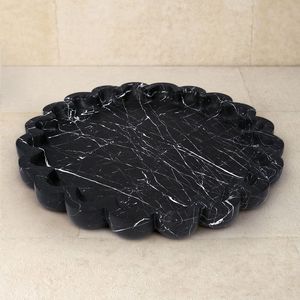 Plateau carré décoratif en marbre blanc avec bords côtelés Plateau de service de luxe pour la maison et le bureau - Product Image 4