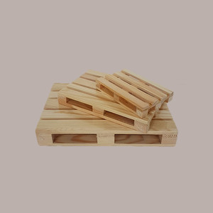 FOOD PACKAGING 5-Piece Set of Natural Wooden Mini Pallets 8x12H2 cm Decorative Trays Produced in Italy - Product Image 2