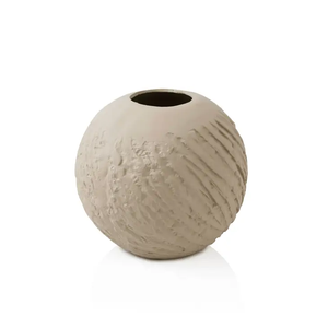 Vase décoratif en métal design moderne pour la maison ou le bureau, intérieur intemporel, accessoire décoratif en métal - Product Image 4