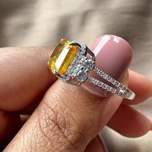 Bague de fiançailles en diamant de laboratoire de 2,50 carats, taille Asscher, couleur jaune, sertie d'un halo en or 14 carats, avec pierre saphir, pour cadeau de mariage - Product Image 4