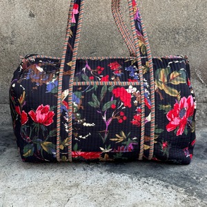 Sac de sport de luxe Midnight Floral Bird |   Coton matelassé artisanal fait main |   Plage écologique durable de grande capacité - Product Image 2