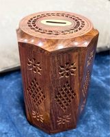 Grande qualité à prix raisonnable Tirelire en bois mieux conçu comme une option de cadeau personnalisé réfléchie
