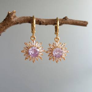 Boucles d'oreilles créoles avec charme fleur de lilas, améthyste, argent sterling 925, plaqué or 14 carats, vintage, violet clair, pendantes, mariage, fête - Product Image 5