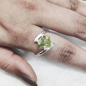 Joyería de piedra en bruto, anillo para mujer, peridoto piedra preciosa de Natural en bruto, piedra natal de agosto, anillo de Punta cruzada, anillo de boda de Plata de Ley 925 - Product Image 2