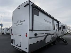 Nuevo 2025 Forest River Wildwood Heritage Glenn 36FL - Product Image 3