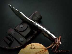 Cuchillo rastreador de caza de acero de Damasco hecho a mano con mango de cuerno personalizable Funda de cuero OEM compatible con supervivencia de Camping - Product Image 2