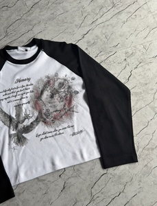T-shirt à manches longues personnalisé avec motif vintage de course automobile, détails de passepoil, coton épais, unisexe, coupe oversize, col rond - Product Image 2
