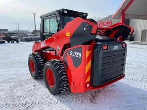 2025 Kioti SL750 Chargeur compact de haute qualité à vendre Moteur Perkins 220V avec composants de moteur et de noyau d'engrenage - Product Image 3