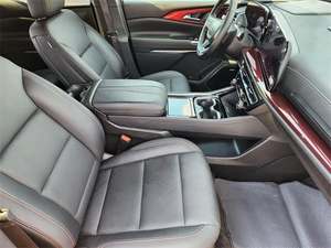 Chevrolet Traverse Z71 AWD 2024 USADO, Volante a la Izquierda, Interior Oscuro, Asientos de Cuero, Llantas R18 - Product Image 6