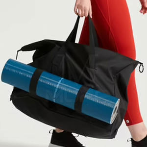 Venta al por mayor de bolsas de gimnasio de color personalizadas unisex ligeras con diseño único poliéster nylon forro cremallera cierre precio bajo Venta caliente - Product Image 6