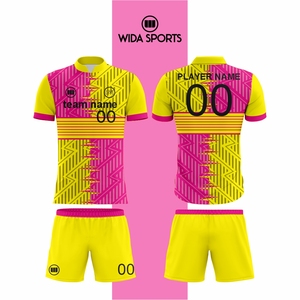 เสื้อฟุตบอลทีมแบบกำหนดเอง พิมพ์ลายด้วยความร้อน 100% โพลีเอสเตอร์ แห้งเร็ว น้ำหนักเบา ระบายอากาศได้ดี ไร้ตะเข็บ คอวี แขนสั้น - Product Image 5