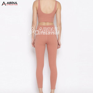 Ensemble de yoga pour l'entraînement et le sport, avec tissu extensible et design confortable, pour la gym, le fitness et les activités quotidiennes - Product Image 3